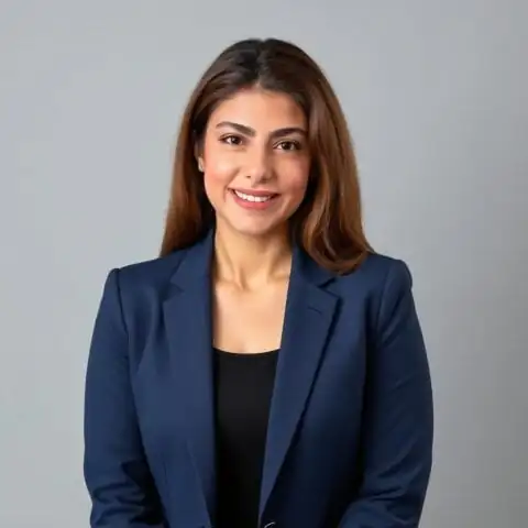 Dania Arayssi Headshot