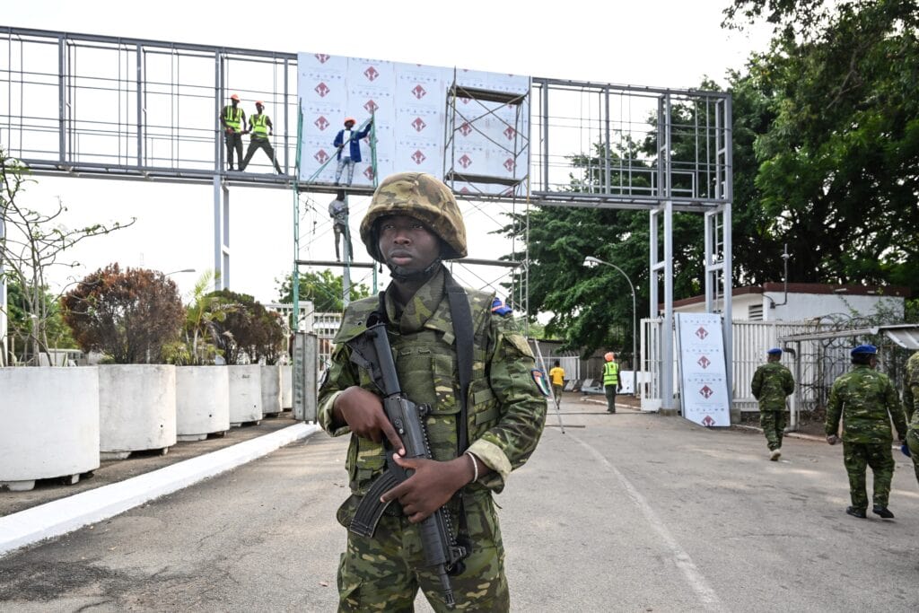 ICOAST-FRANCE-ARMY-DIPLOMACY