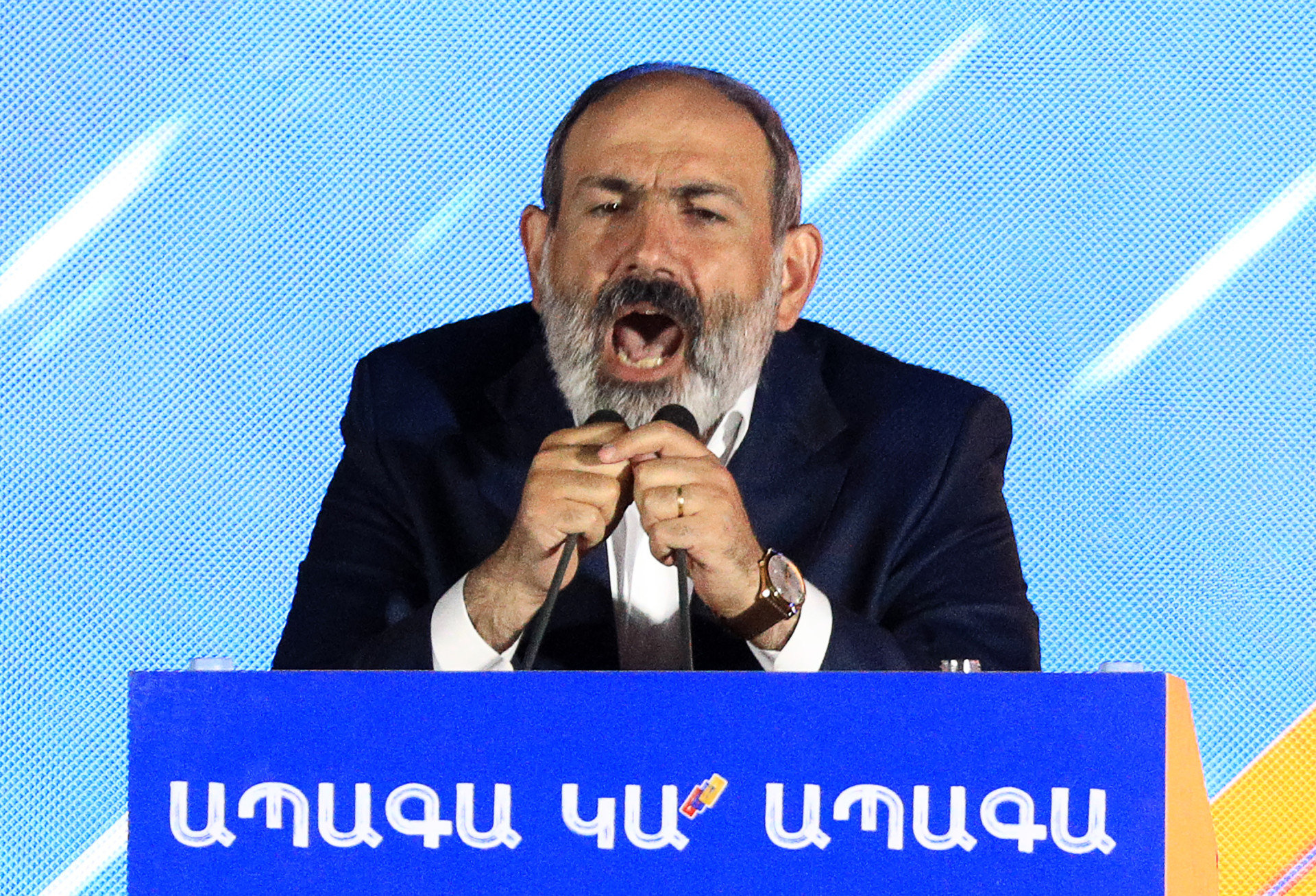 Rally in support of acting PM Pashinyan in Yerevan