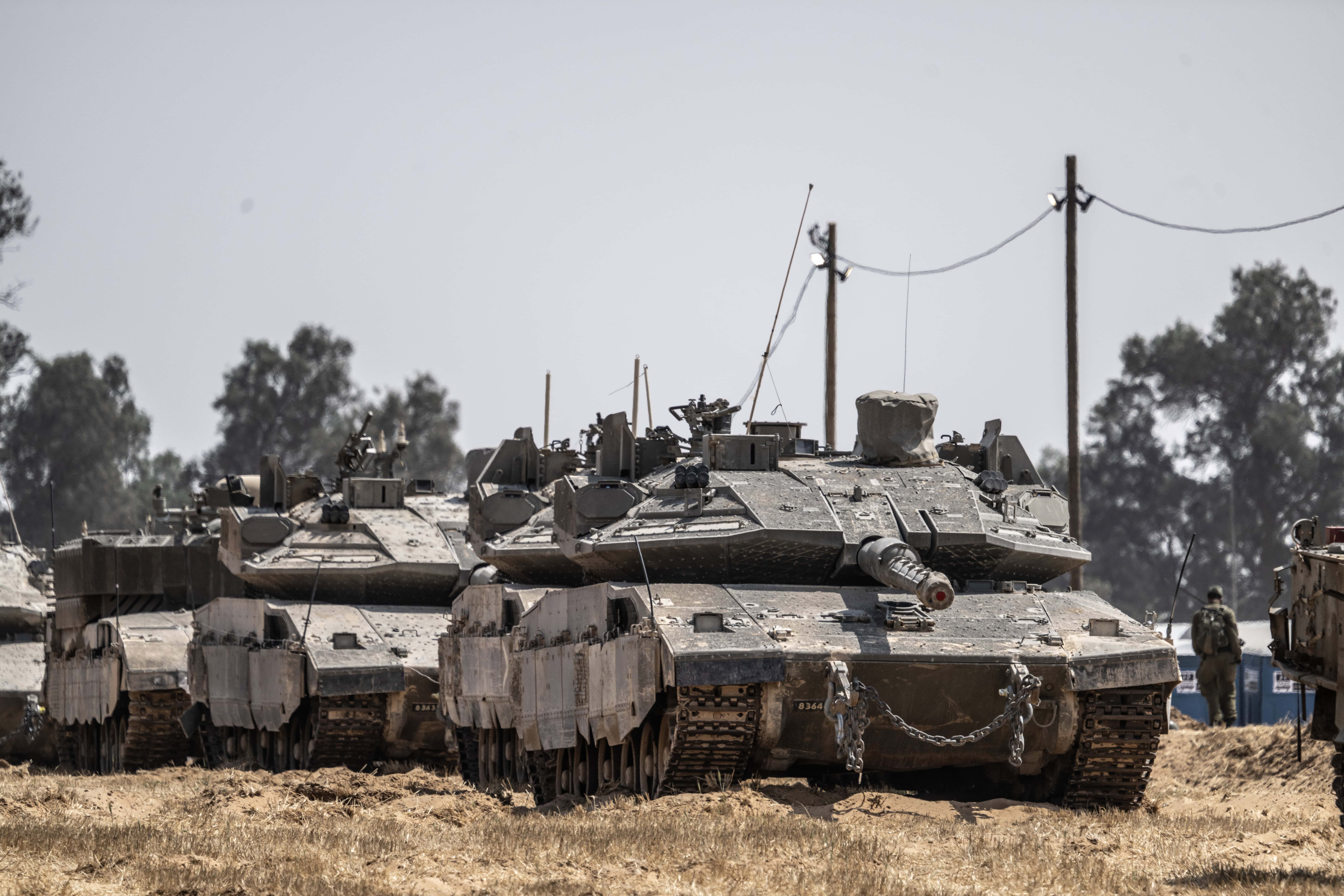 Israel’s attacks on Gaza and the movement of tanks along the border continue