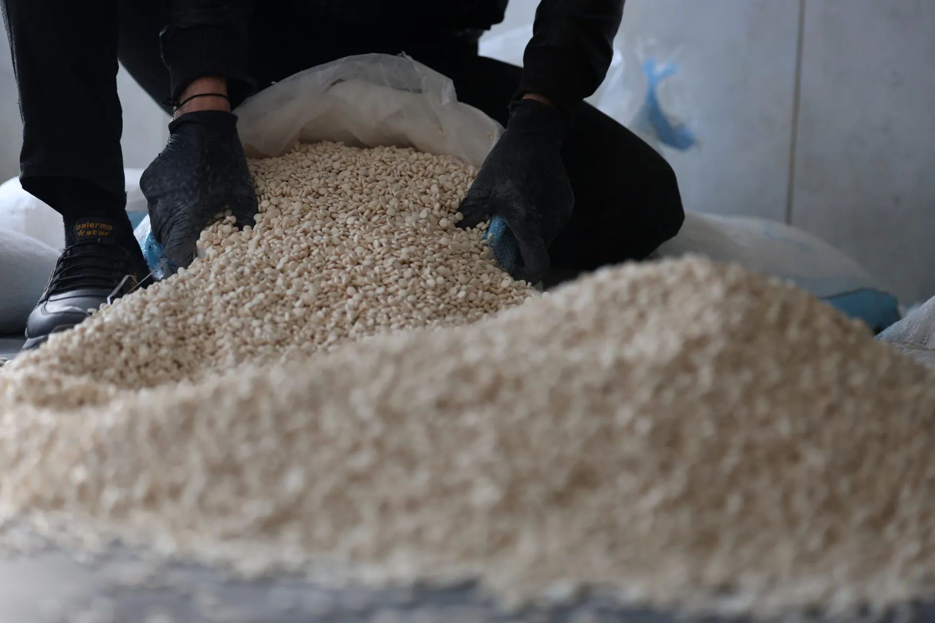 Syrian authorities seize 2.5 million Captagon pills at Syria-Iraq border