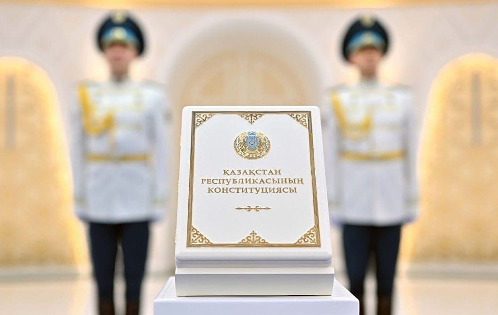 Kazakhstanâs new constitution officially adopted