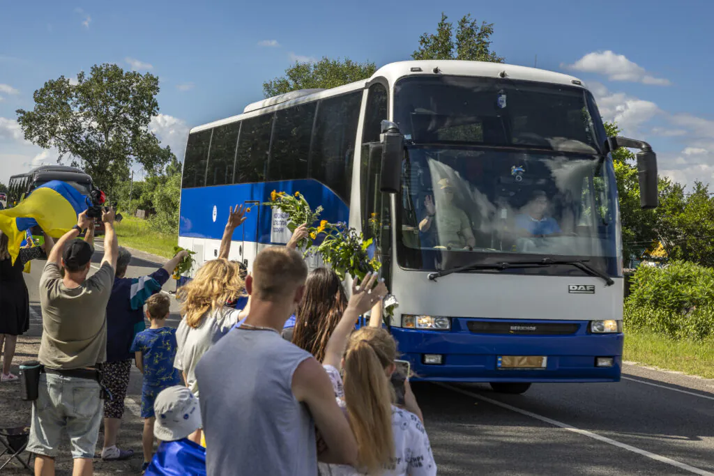 Local residents welcome released Ukrainians in Chervihiv